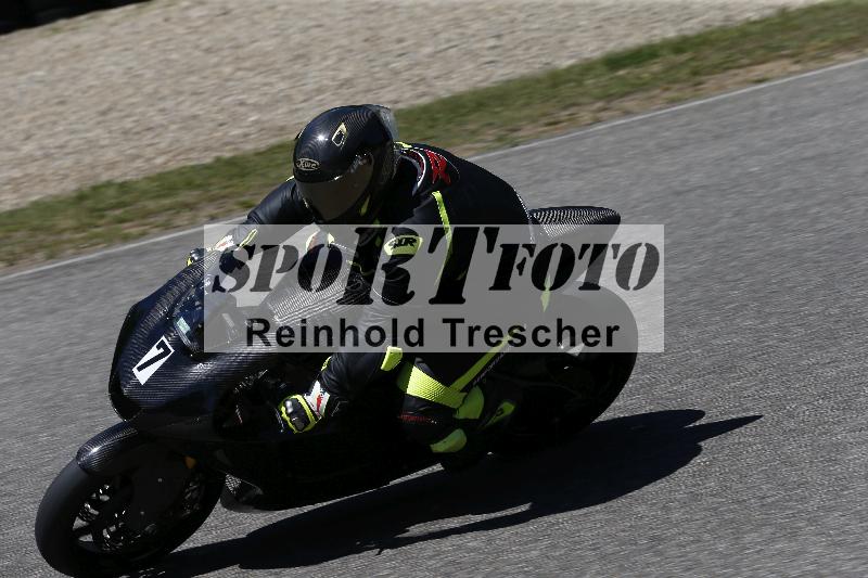 /15 22.05.2026  Plüss Moto Sport  Discover the Bike ADR /Gruppe gruen - Bike 1/7